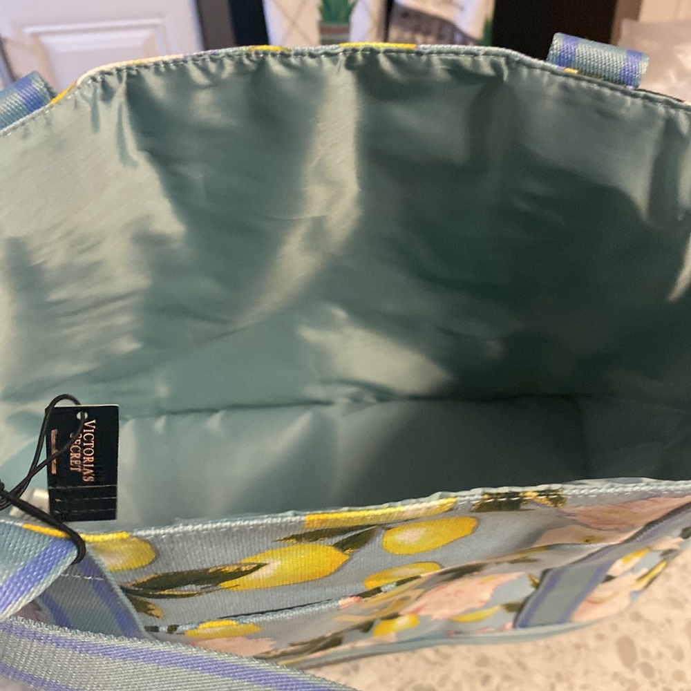 NWT Victoria’s Secret swim cooler tote bag light blue /yellow - Picture 11 of 13